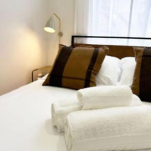 Camera con letto king size